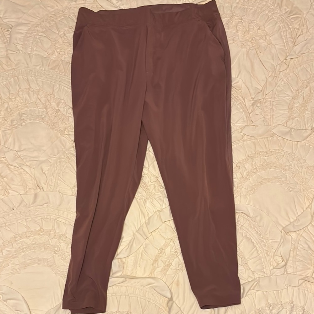 Athleta Mauve Brooklyn Ankle Pant EUC